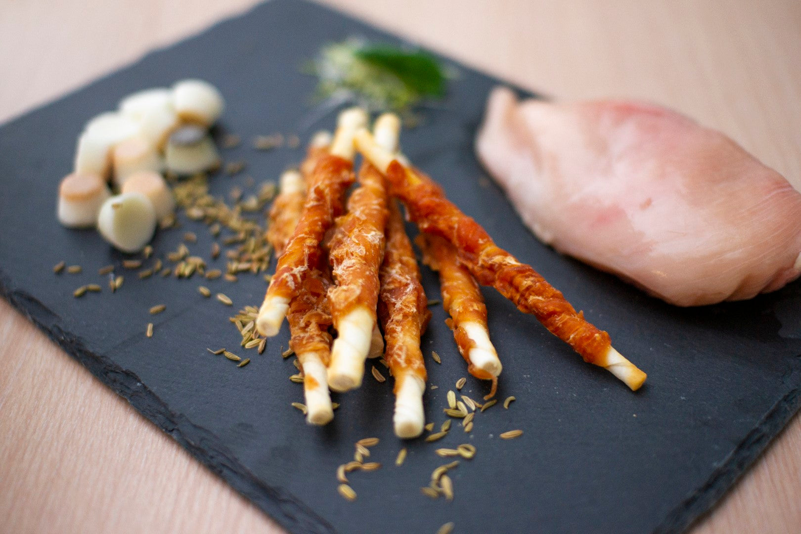 Braaaf Rawhide Roll Sticks Huhn - 30 St.