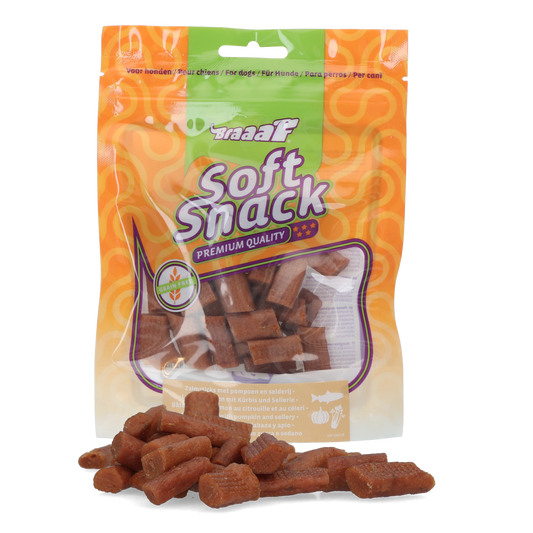 Braaaf Soft Snack mit Lachstabchen Kurbis und Sellerie